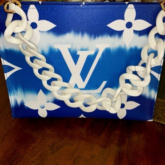 Louis Vuitton Escale Toiletry 26 Monogram - Picture 1 of 10